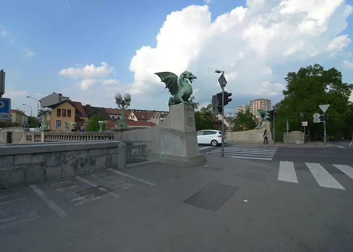 아파트 River Side Market